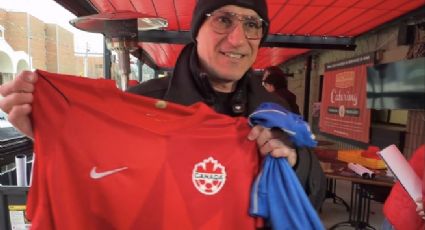 Regalan playeras de Canadá a aficionados italianos a cambio de su camiseta ‘azurra’ y se agotan en minutos