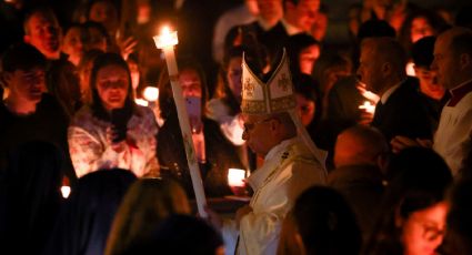 "No permitamos que nos paralicen": papa León XIV pide no ser indiferente ante los conflictos durante la Vigilia Pascual