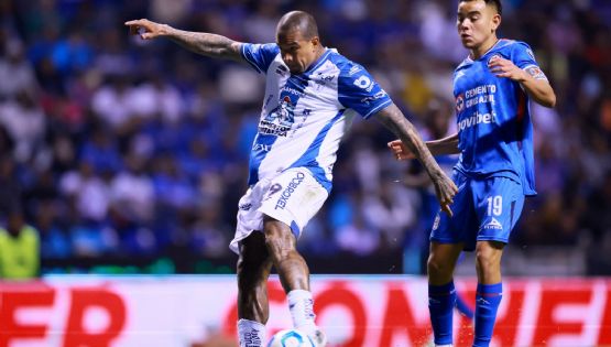 Cruz Azul sufre la contundencia de Robert Kenedy y pierde el invicto en casa ante el Pachuca