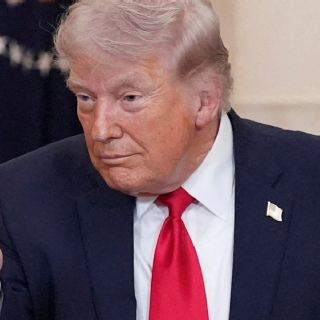 Trump prevé un acuerdo con Irán este lunes; de lo contrario, amaga con "volarlo todo por los aires"