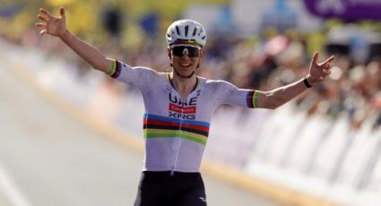 El ciclista Tadej Pogacar le gana el paso a un tren y conquista de forma polémica e imponente el Tour de Flandes