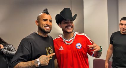 Eduin Caz recuerda el 7-0 de Chile ante México junto a Arturo Vidal en un concierto: “Todavía no superamos la goliza que nos pegaron”