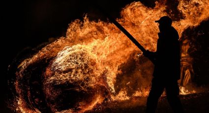 La resurrección de Jesucristo, el conejo que pone huevos y la carrera de bolas de fuego tienen orígenes similares