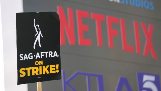 Alcanza acuerdo tentativo el sindicato de guionistas y estudios de Hollywood