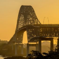 Reportan la muerte de una persona tras incendio en el Puente Las Américas, Panamá