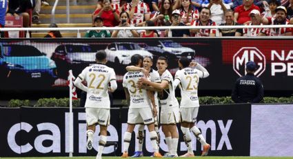 ¡Todo se derrumbó! Autobús de Pumas los deja 'tirados' en Guadalajara; el equipo cruza a pie el Periférico y piden taxis