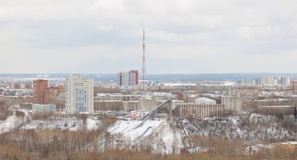 Menor de edad mata a balazos a su profesora de literatura en escuela en Rusia