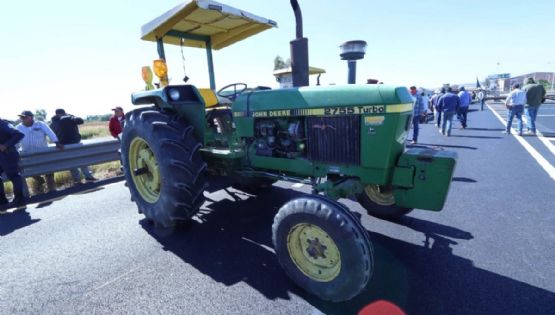 Transportistas y agricultores liberan carretera en Guanajuato tras 24 horas de bloqueo