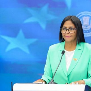 Presidenta encargada de Venezuela anuncia un aumento en los salarios a partir del 1 de mayo