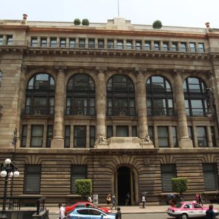 Banxico alerta riesgos inflacionarios por conflicto en Medio Oriente; confía en que será amortiguado