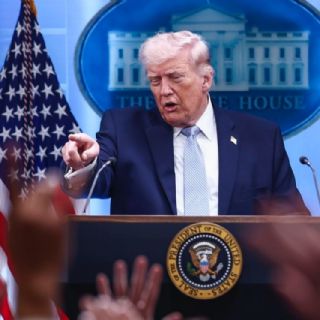 Trump arremete contra figuras conservadoras: los acusa de respaldar a Irán y los llama "perdedores"