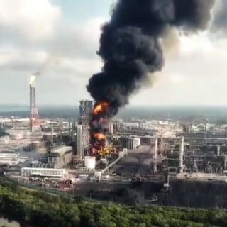 Pemex acumula seis incidentes en un mes: fugas, incendios y derrames evidencian fallas operativas
