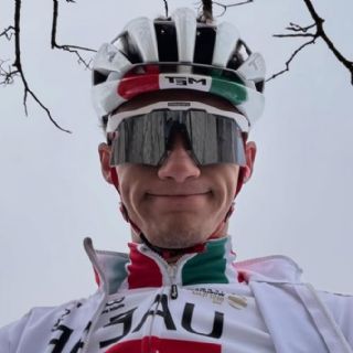 Isaac del Toro se repone a la caída en la Vuelta al País Vasco: “Agradecer que no fue lo peor"