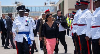 Delcy Rodríguez viaja por primera vez al extranjero tras asumir el poder en Venezuela: visita la isla de Granada