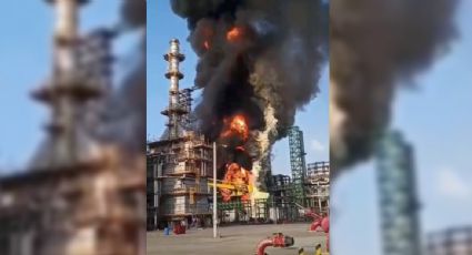 Imágenes dejan ver la magnitud del incendio en Dos Bocas; Sheinbaum asegura que está bajo control