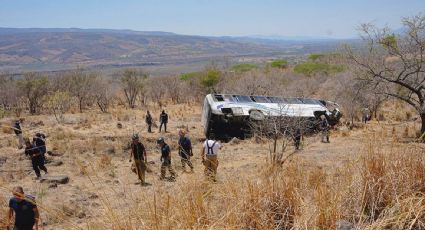 Tragedia en Nayarit: volcadura de autobús deja 11 muertos y 31 heridos en la carretera Amatlán de Cañas