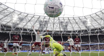 ¡Polémico final! El VAR le anula el gol del empate al West Ham y el Arsenal gana con apuros para acercarse al título