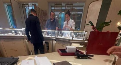 Captan a José Ramón, hijo mayor de López Obrador, en la tienda de lujo Cartier de Cancún