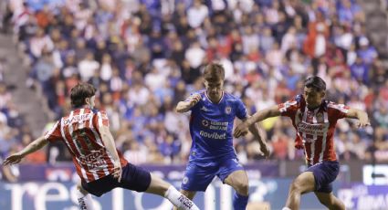 Ofrecen boletos del Cruz Azul vs Chivas a 113 pesos por error y después la plataforma cancela todas las órdenes desatando protestas de aficionados