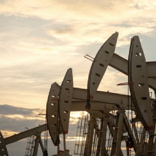 Las reservas de petróleo de EU caen a su punto más bajo en los últimos 40 años