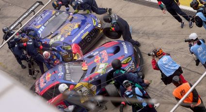 Falla mecánica impide la victoria de Max Verstappen en las 24 horas de Nürburgring