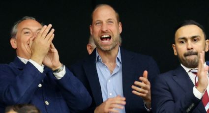 El príncipe William, futuro rey de Inglaterra, celebra eufórico la coronación del Aston Villa como Campeón de la Europa League