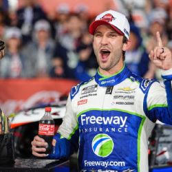 El piloto mexicano Daniel Suárez gana carrera Coca-Cola 600 de Nascar y se la dedica al fallecido Kyle Busch: "Lo hice por él"