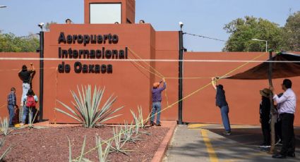 CNTE bloquea acceso al aeropuerto de Oaxaca y reinstala mesa de diálogo con Segob