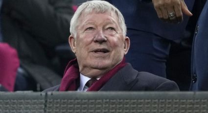 Alex Ferguson, histórico entrenador del Manchester United de 84 años, fue hospitalizado antes del partido ante el Liverpool