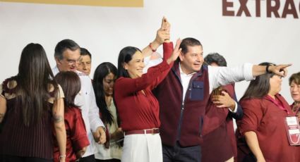 Alejandro Armenta se traslada en un helicóptero en el marco del Congreso Nacional de Morena