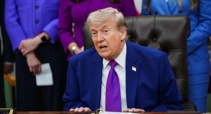 Trump vuelve a criticar al papa León XIV por Irán y llama "inútil" al alcalde de Chicago