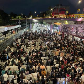 La otra cara del Mundial: miles de madres con hijos desaparecidos marchan rumbo al Estadio Azteca
