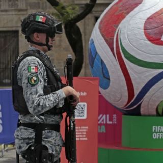 Negocios "apagan el Mundial" por miedo a sanciones; retiran imágenes y carteles alusivos al torneo