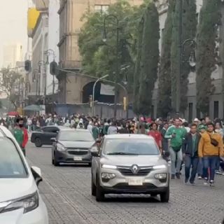 Largas filas para ingreso al Fan Fest del Zócalo pese a que Sheinbaum puso en duda que estaría listo