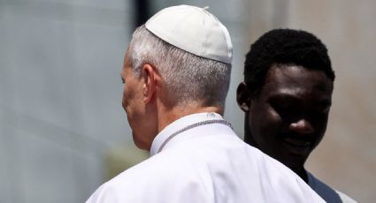 "No pueden hablar de dignidad y dejar que los mares sean cementerios", dice el papa León XIV a Europa