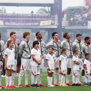 La selección de Inglaterra sufre insólito robo de balones, zapatos y material deportivo en EU