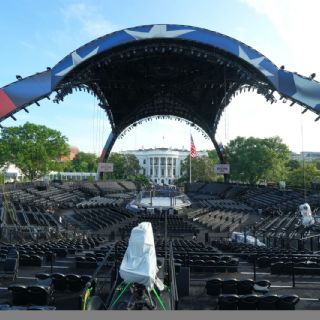 Instalan en jardín de la Casa Blanca arena para espectáculo de la UFC por el cumpleaños 80 de Trump