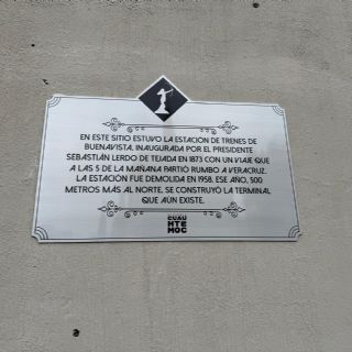 "Ruta de la memoria": placas conmemorativas para prevenir la destrucción y el olvido