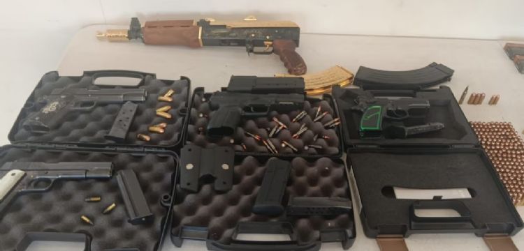 Aduanas asegura dos cargamentos de armas ilícitas transportados en un camión desde Illinois, EU