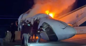 Se estrella jet privado en una autopista de Laredo con seis pasajeros; hay una persona muerta