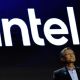 Intel trabajará con Apple y fabricará sus chips en EU, anuncia Trump; acciones se disparan un 10%