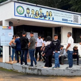 Segunda vuelta: colombianos se dividen entre la continuidad con Cepeda y un giro con De la Espriella