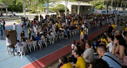 Abren las casillas en Colombia para la segunda vuelta presidencial entre Cepeda y De la Espriella
