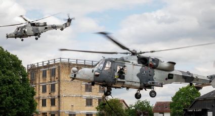 Se estrella helicóptero de la Marina Real británica durante ejercicio de entrenamiento; hay tres muertos