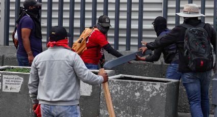 Maestros de la CNTE irrumpen en las instalaciones de la SEP en medio de tensiones por falta de acuerdos