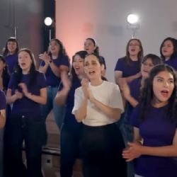 Julieta Venegas desactiva comentarios en YouTube por numerosas críticas a la canción ‘La niña futbolista’