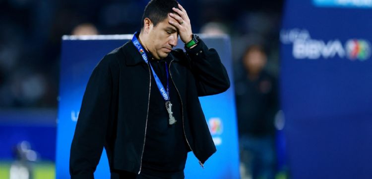 Reportan que Efraín Juárez decidió no continuar como DT de los Pumas