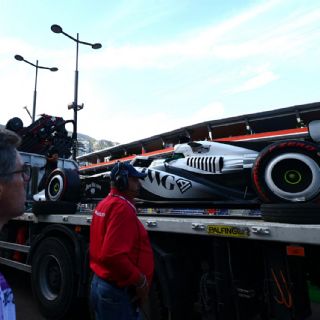 Checo Pérez sufre incendio de frenos y es decimoctavo tras Práctica 2 del GP de Mónaco