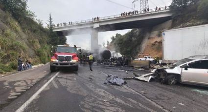 Cierran la carretera Chamapa-Lechería tras incendio de pipa provocado por choque múltiple