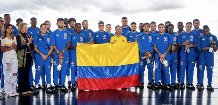 Colombia viaja al Mundial en medio de polémica: caras largas en visita a Petro y desaire de James